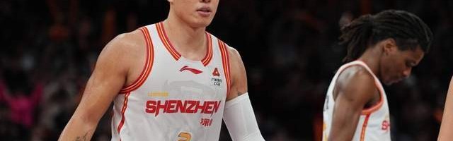 kaiyun-23投砍32分+5记三分！提前锁定常规赛MVP，郭士强真是眼光毒辣|贺希宁|男篮|深圳男篮|新疆男篮|篮板_新浪体育_新浪新闻
