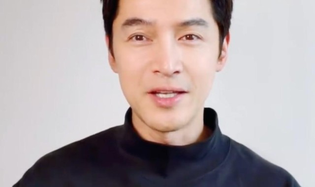 开云入口-胡歌为闽超南平队做宣传：五一快到了，去武夷山，为闽超加油