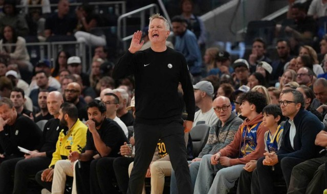 kaiyun-勇士队主教练史蒂夫·科尔谈摆烂现象：我讨厌摆烂