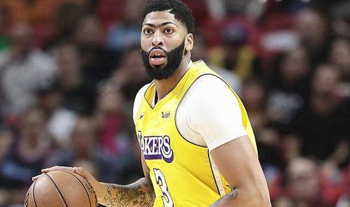 沃格尔：缩减轮换的决定很难 戴维斯休息时间太少