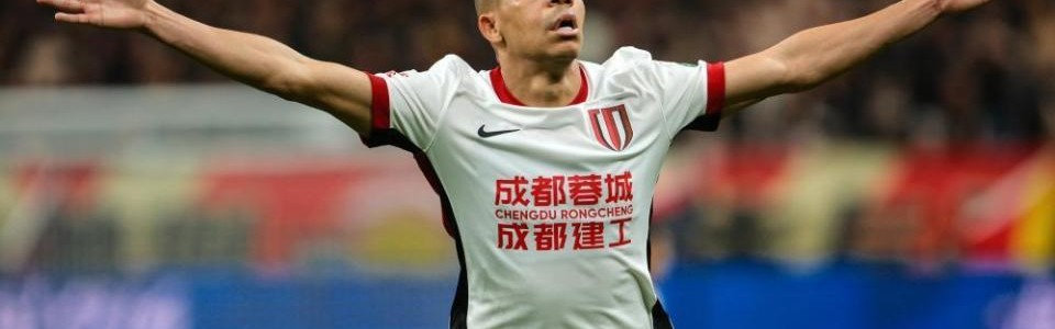 开云中国-成都姆巴佩挡不住！断球反击一条龙，6场连造7球，汪士钦“送礼”