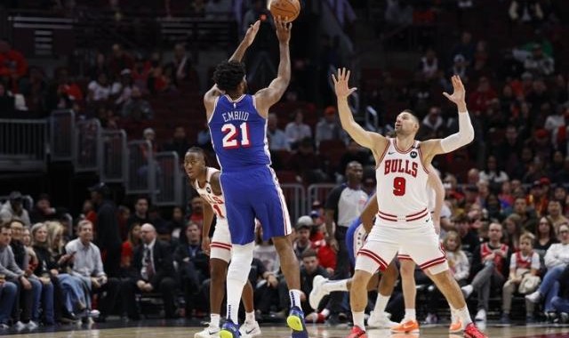 76人三巨头再度聚齐，恩比德31+12燃起费城新希望